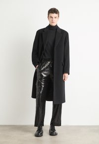 HUGO GRADY - Cargobyxor - black