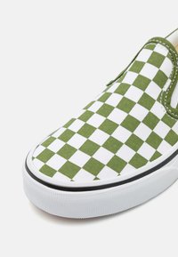 Vans CLASSIC SLIP-ON UNISEX - Mokasīni - pesto