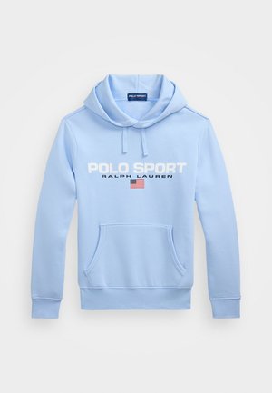 Világoskék kapucnis pulóver, puha anyagból készült, elülső zsebe van, zsinóros kapucnival, és nagy "POLO SPORT" felirattal, amerikai zászló grafikával.