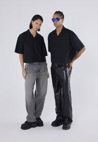 YOURTURN by Zalando UNISEX - Krekls - black