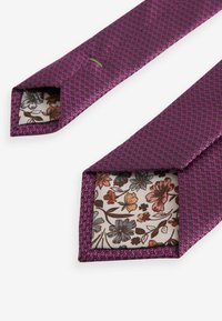 Next SET - Kravata - purple grape