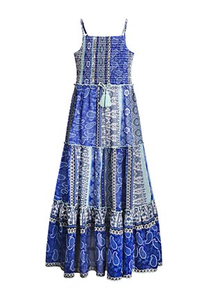 Vestido largo de verano con patrones de patchwork florales y de cachemira en azul y blanco, corpiño fruncido, tirantes finos y cinturón de lazo con borlas en la cintura.