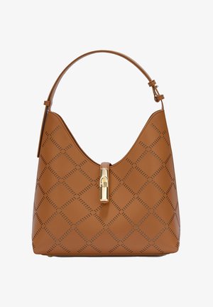 Borsa a tracolla in pelle marrone con perforazioni a forma di diamante, parte superiore curva, tracolla singola e chiusura centrale con fermaglio color oro.