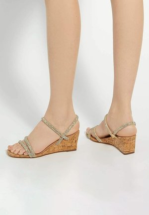KALIA EMBELLISHED STRAP - Sandalen met sleehak - gold