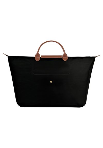 Schwarze Nylon-Tote mit einem braunen Ledergriff und Akzenten. Verfügt über einen Reißverschluss und eine Fronttasche mit einem goldenen Knopfdetail.