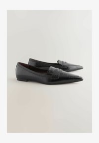 Sélectionné, black croc effect embossed
