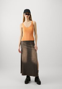JDY NANNA NOOS - Top - tangerine