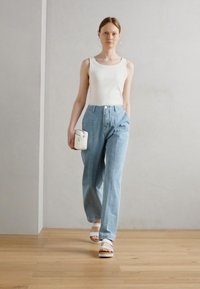 Thumbnail Image 2