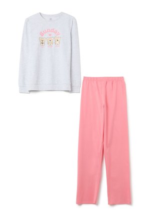 Top de manga larga gris con estampado de "Sunday" y gráficos de oso, combinado con pantalones rosa suave de cintura elástica. Ambos hechos de tejido ligero.