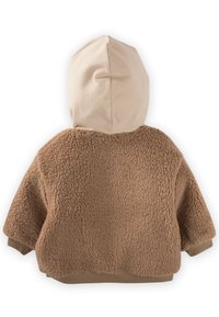 Hnedá fleecová bunda s textúrovaným povrchom, svetlobéžovou kapucňou a elastickými manžetami. Má skrátený strih pre maximálne pohodlie a teplo.