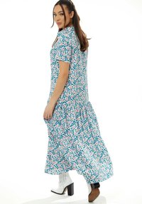 Liquorish FLORAL PRINT - Maxi dress - blue