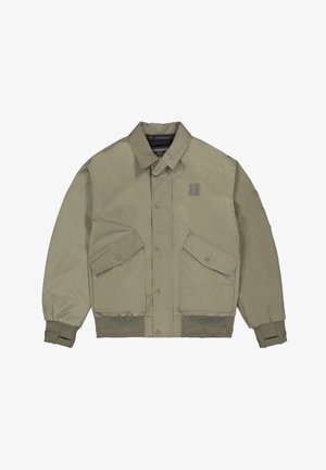 Hellbraune Bomberjacke mit Knopfverschluss, zwei vorderen Klappentaschen, gerippten Bündchen und einem kleinen Logoaufnäher auf der Brust.