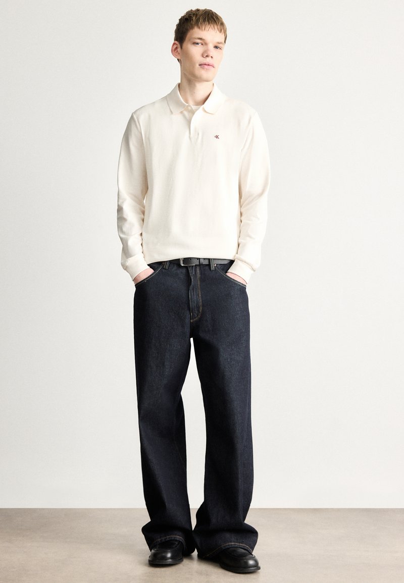 Calvin Klein Jeans CASUAL - Polotričko - white greige