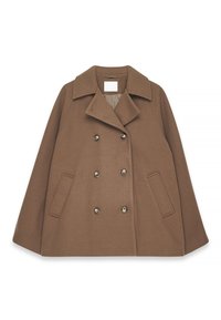 Brūns dubultais mētelis, izgatavots no vilnas maisījuma, ar plašu apkakli, divām frontālām kabatām un metāliskām pogām. Mīksta tekstūra, brīva piegriezuma.