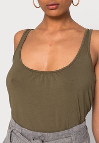 Anna Field Top - khaki
