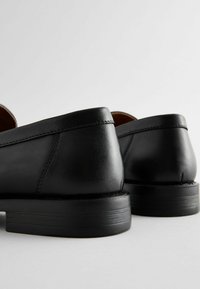 Next REGULAR FIT - Slip-ins - black and white