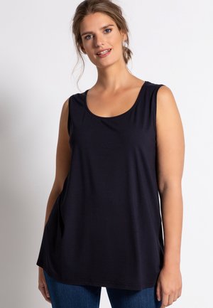 Navy mouwloze tuniek top met een ronde hals, gemaakt van zachte stof. Heeft een comfortabele pasvorm en zijsplitten voor gemakkelijke beweging.