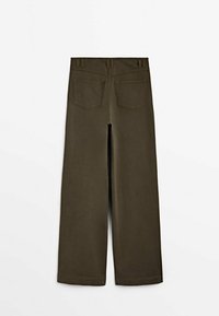 Pantalons droits verts avec taille haute, deux poches arrière et passants de ceinture. Tissu lisse au design épuré et coutures renforcées.