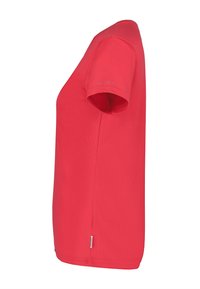 Camiseta roja de manga corta con escote redondeado y una textura sutil. Presenta un diseño ajustado y una pequeña etiqueta de la marca en el dobladillo.