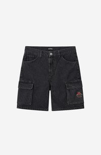 Μαύρα cargo σορτς από τζιν με πλαϊνές τσέπες και μικρό πολύχρωμο καρτούν γραφικό στο καπάκι της δεξιάς τσέπης.