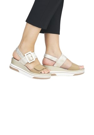 Sandalen met plateauzool - metallic