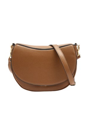 Brązowa torebka listonoszka z ekoskóry o zaokrąglonym kształcie, z ozdobnym przeszyciem i cienkim, regulowanym paskiem. Złote elementy ozdobne.