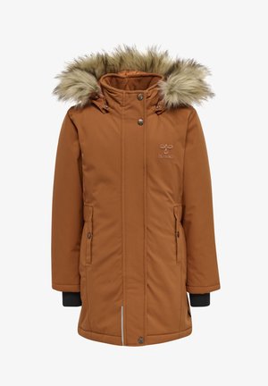 Brun vadderad jacka med huva i konstpäls, dragkedja fram, sidofickor, svarta manschetter och en broderad logotyp på bröstet.