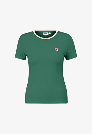 Grøn tætsiddende t-shirt lavet af glat stof. Har en kontrasterende cremet krave og et lille FILA-logo-patch på brystet. Korte ærmer.