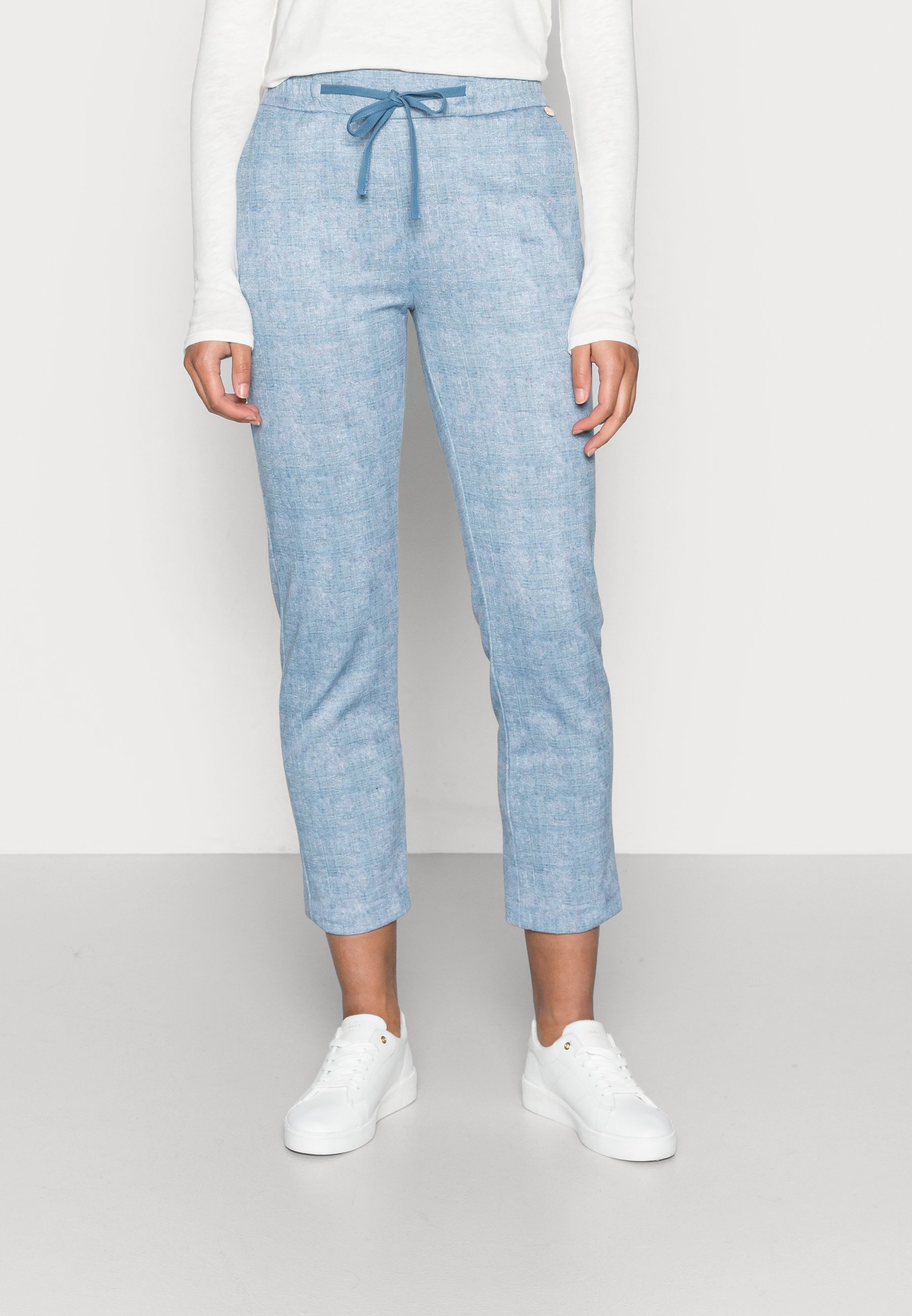 ahgwu Abbigliamento Rich & Royal JOGPANTS - Pantaloni - midnight blue/blu scuro ahgwu Abbigliamento Rich & Royal JOGPANTS - Pantaloni - midnight blue/blu scuro