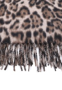 Sciarpa con stampa leopardata realizzata in tessuto morbido, con toni di marrone e nero, dotata di bordo frangiato per texture e dettaglio.
