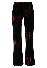 Zwarte fluwelen uitlopende broek met bruine bloemenprints en een gestructureerde afwerking. Beschikt over een platte voorkant en verticale naden voor een getailleerde pasvorm.