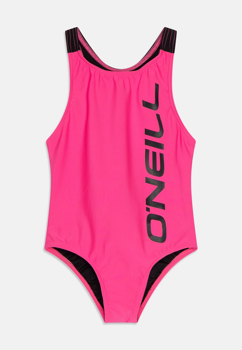 Maillot de bain une pièce rose en tissu lisse, avec un col montant, une impression de logo noir sur les côtés et une doublure noire.