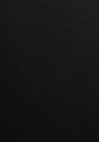 Tessuto nero texturizzato con una superficie liscia e opaca. Il materiale è uniforme nel colore, senza motivi o accenti visibili.