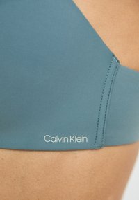 Calvin Klein Underwear COMFORT - Modrček za pod majico - blue performance