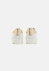 TWINSET Sneakers laag - bianco ottico/oro