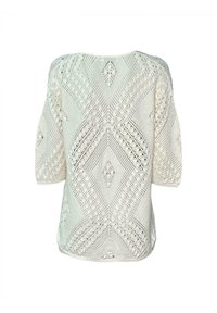 Top lavorato a maglia color crema con motivo a diamante, maniche tre quarti e un design testurizzato con dettagli a intreccio aperto.