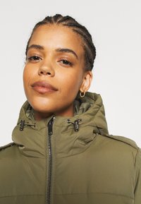 Object OBJZHANNA LONG JACKET - Casaco de inverno - burnt olive