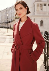 Love & Roses PETITE FIT  SHAWL COLLAR BELTED  - Klasikinis paltas - red