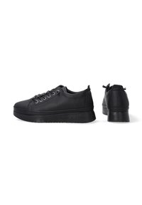 Schwarze Leder-Sneaker mit runder Zehenpartie, flacher Sohle und Schnürdesign. Verfügt über metallische Ösen und eine strukturierte Gummisohle.