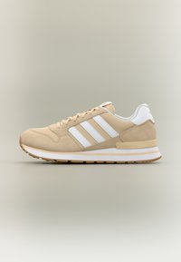 Unselected, sand strata/footwear white/magic beige