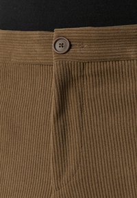 Thumbnail Image 7