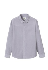 Chemise en velours côtelé gris clair avec un col pointu, des manches longues et une fermeture à boutons. Présente des rayures verticales subtiles et un ourlet arrondi.