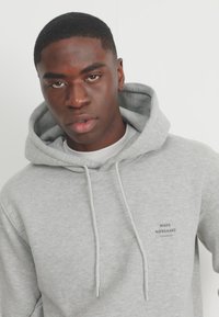 Mads Nørgaard STANDARD HOODIE LOGO - Jersey con capucha - grey