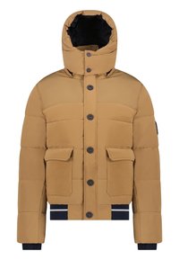 Chaqueta acolchada beige con cierre de cremallera y botón, que cuenta con dos bolsillos frontales, puños acanalados y una capucha desmontable.