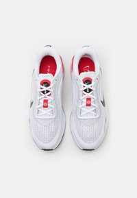 Nike Performance JOURNEY RUN - Zapatillas running asfalto - white/black/fire red/cement grey