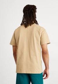 Carhartt WIP CHASE - Basic T-shirt - sabbia