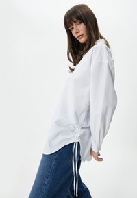 Koton BUTTONED DRAPED LONG SLEEVE - Blusa - white