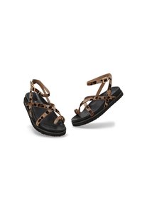 Sandalias estilo leopardo de color marrón con tiras y suela negra. Presentan un diseño plano y robusto, con múltiples tiras entrelazadas para mayor soporte.