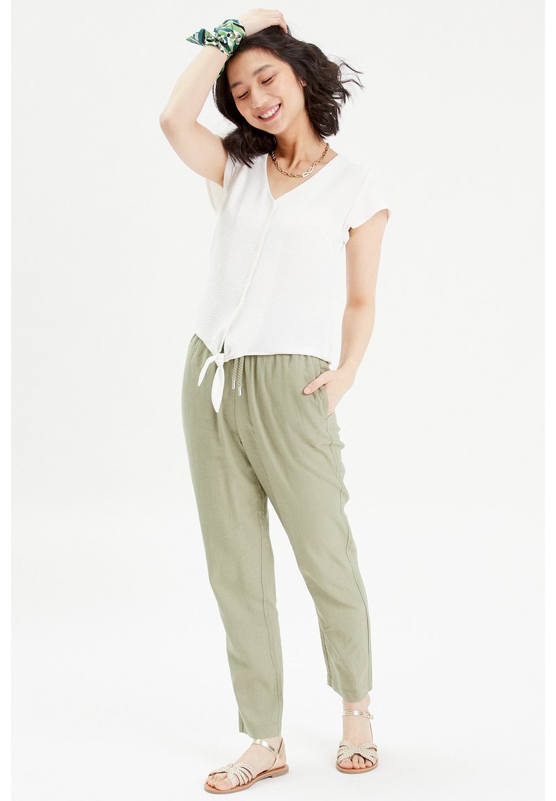 Pantalon Crop Noir Cache - Taille 12, Satin, Coupe Courte - Occasion Comme Neuf