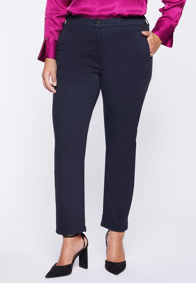 PANTALONE CALIBRATO COTONE VITA ALTA REGULAR FIT IDEAS HOLIDAY JEANS